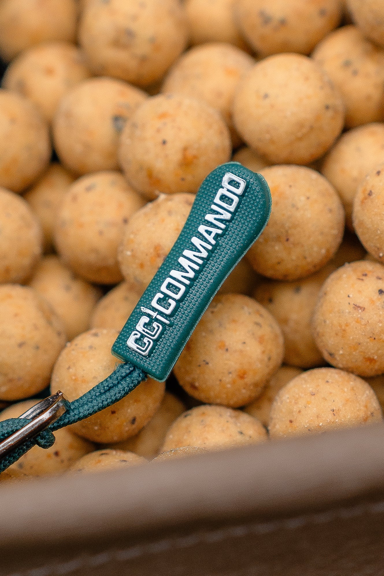 Commando Tackle 15L Collapsible Bait Bucket