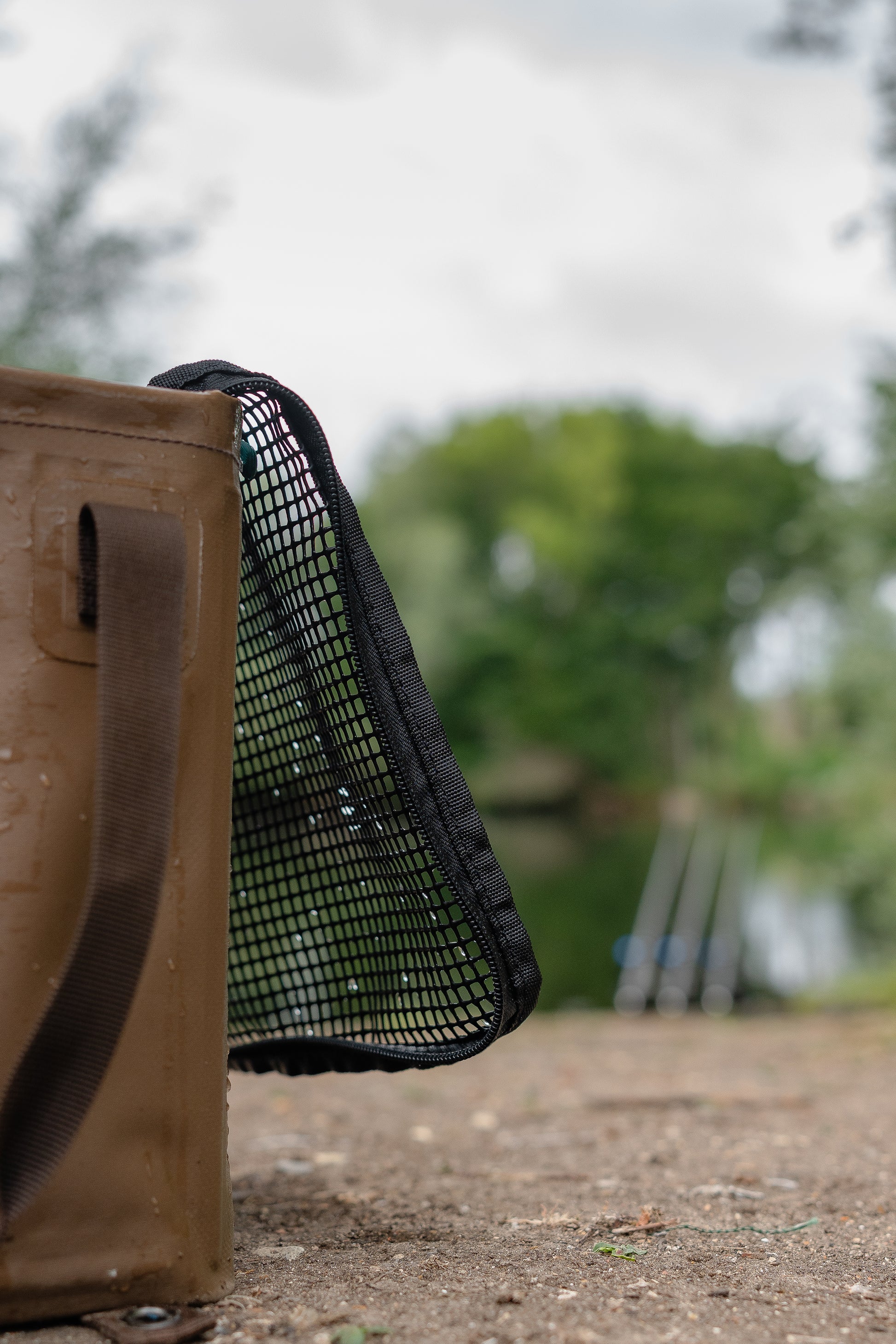 Commando Tackle 15L Collapsible Bait Bucket