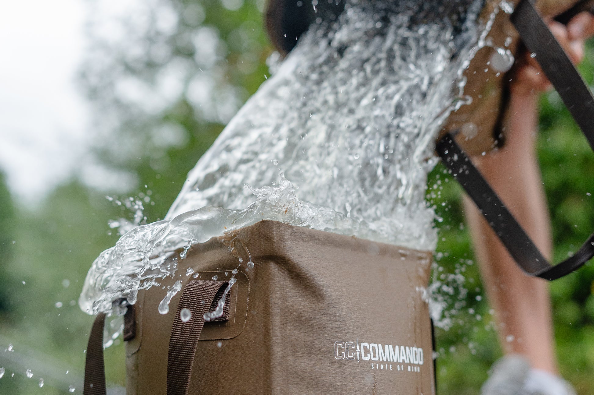 Commando Tackle 8L Collapsible Water Bucket