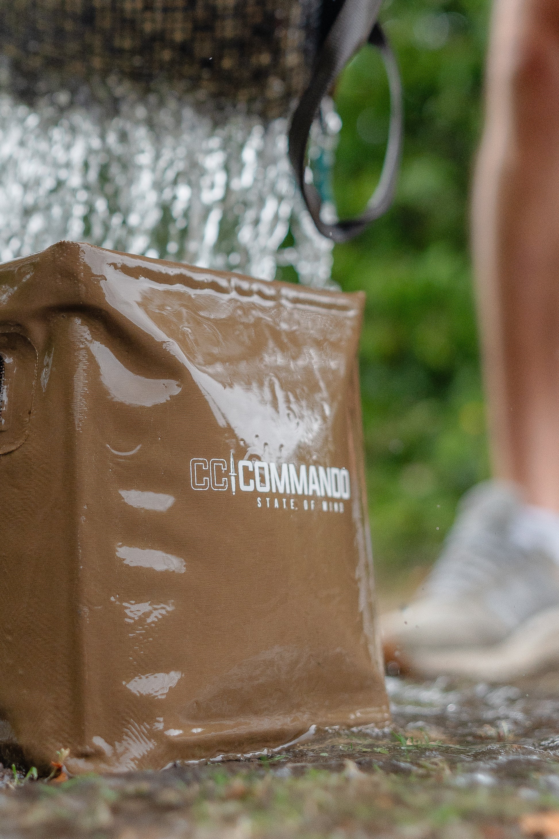 Commando Tackle 8L Collapsible Water Bucket